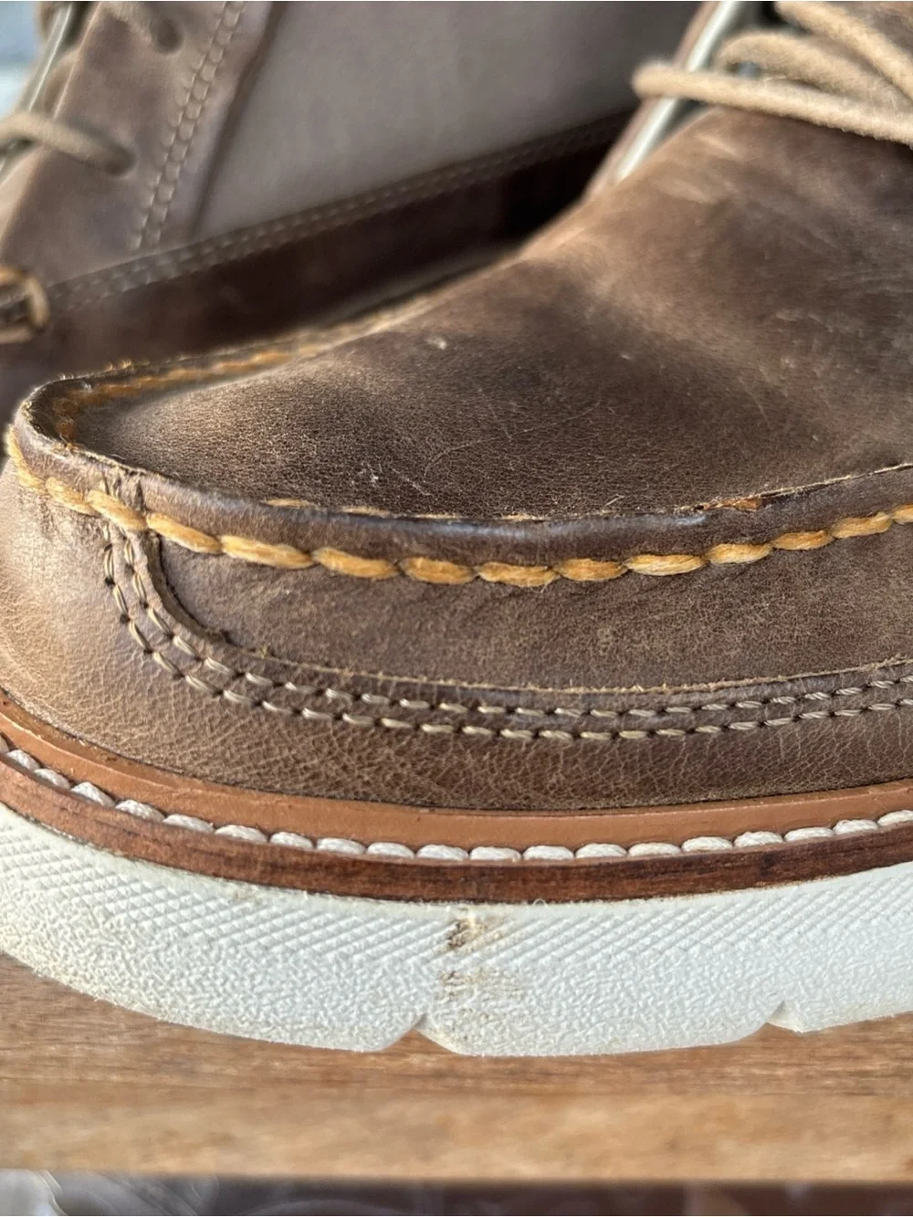Sperry Brown Leather Suede Chukka Boots with White Sole Men’s 10 M Plush Wave